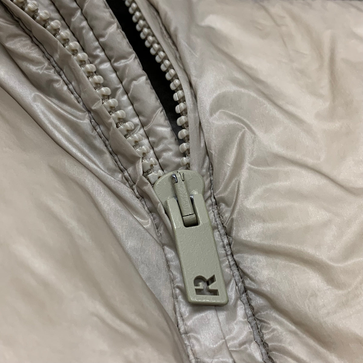 Represent XS Gilet Puffer Nylon Washed Beige Jacket