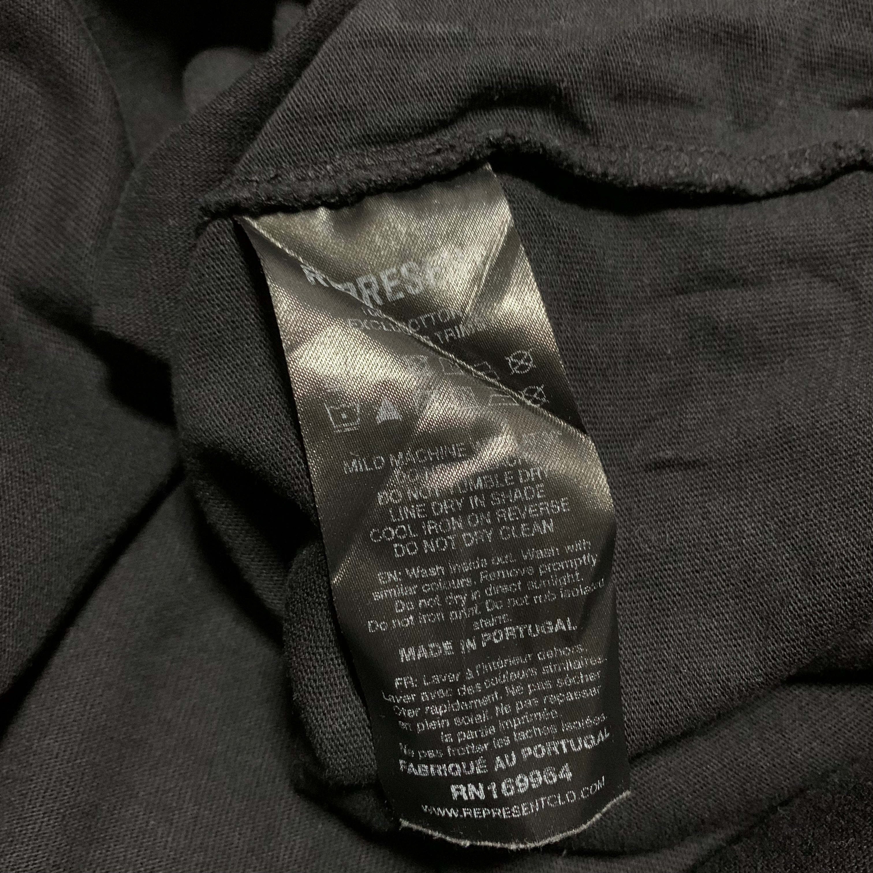 Represent Large Luggage Tag Black Tee