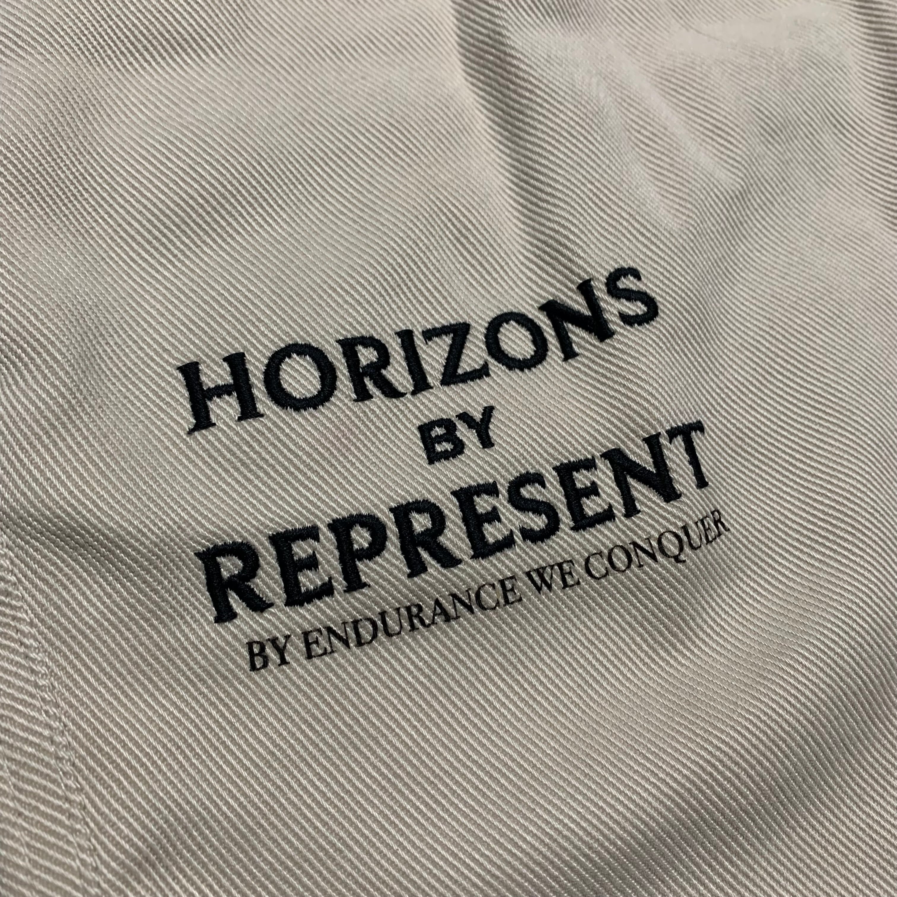 Represent Medium Shorts Icarus Off White Bottoms