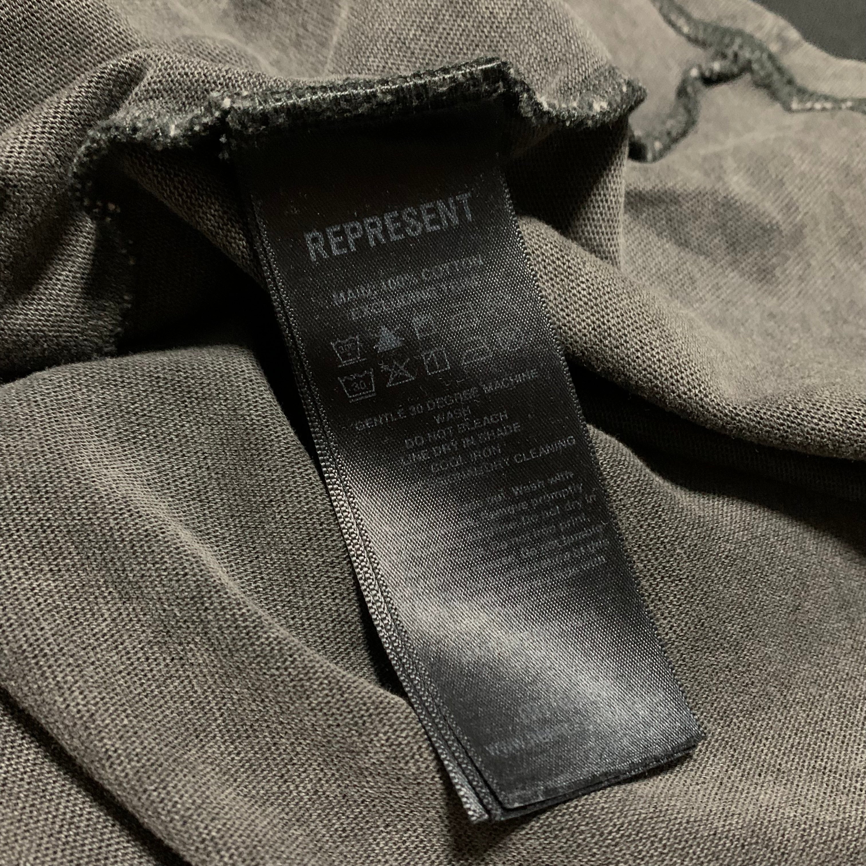 Represent Small Thoroughbred Vintage Black Tee Dog