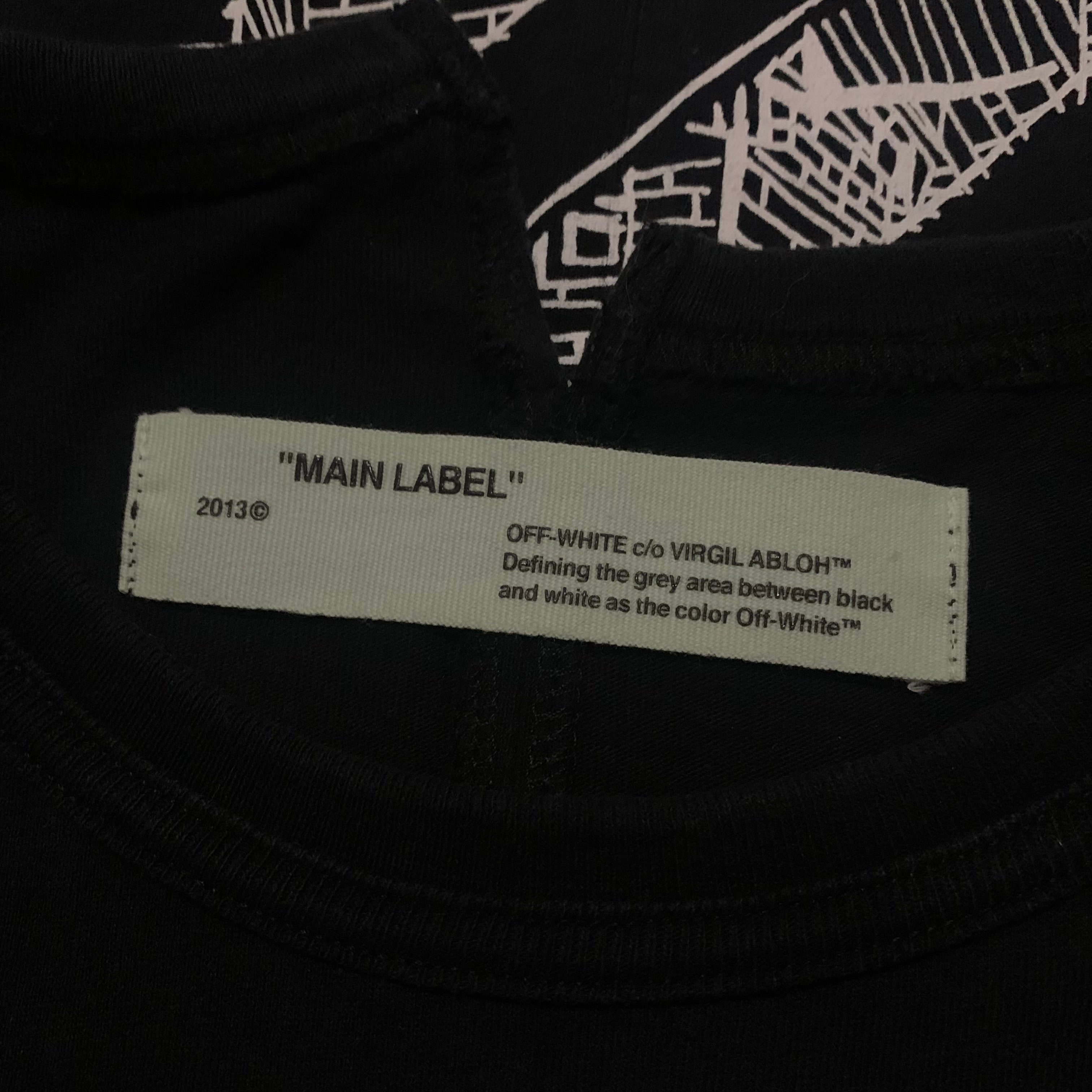 Off White XS Manchester Black Tee Virgil Abloh Selfridges Exclusive 2018 (OMAA032S18185117)