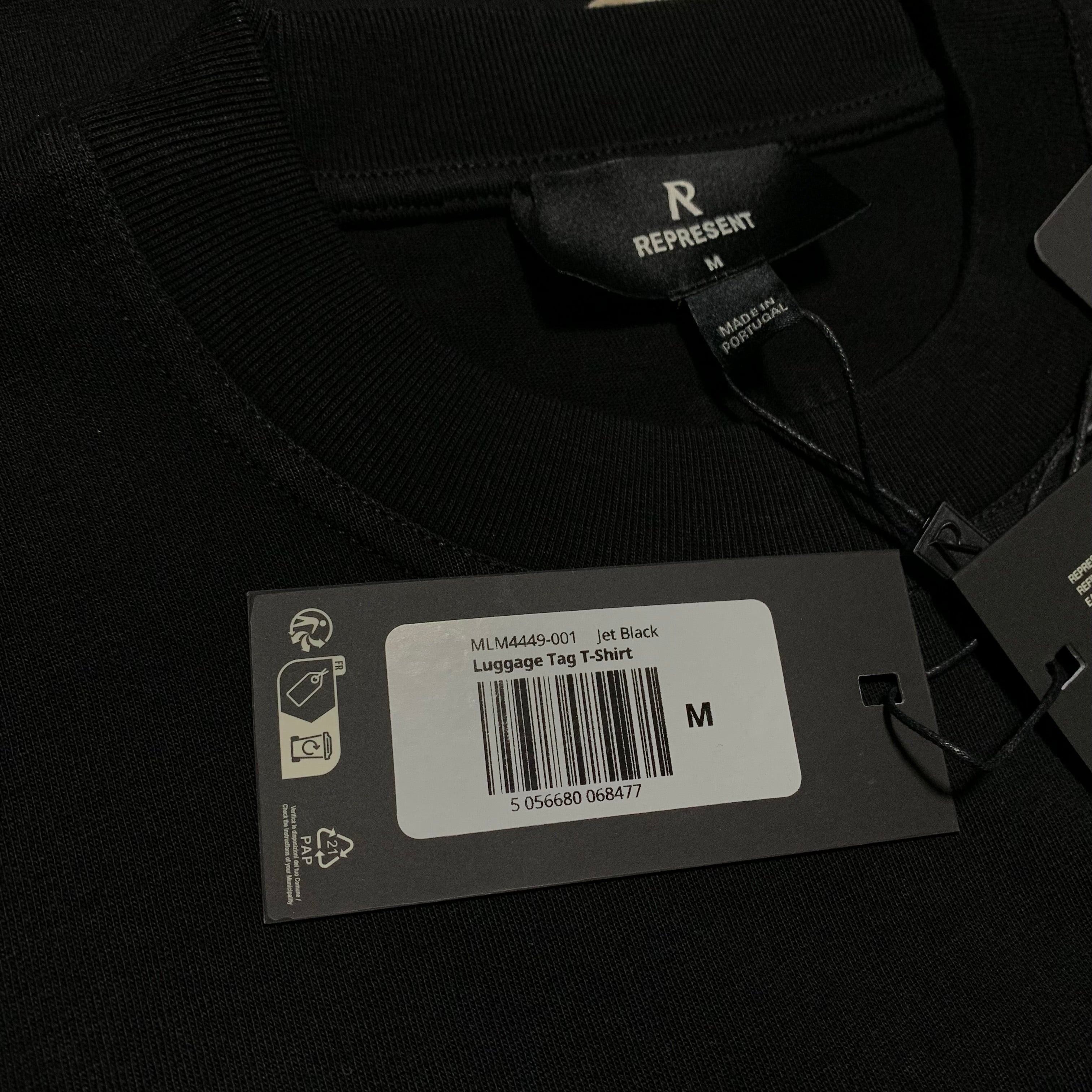 Represent Medium Luggage Tag Jet Black Tee