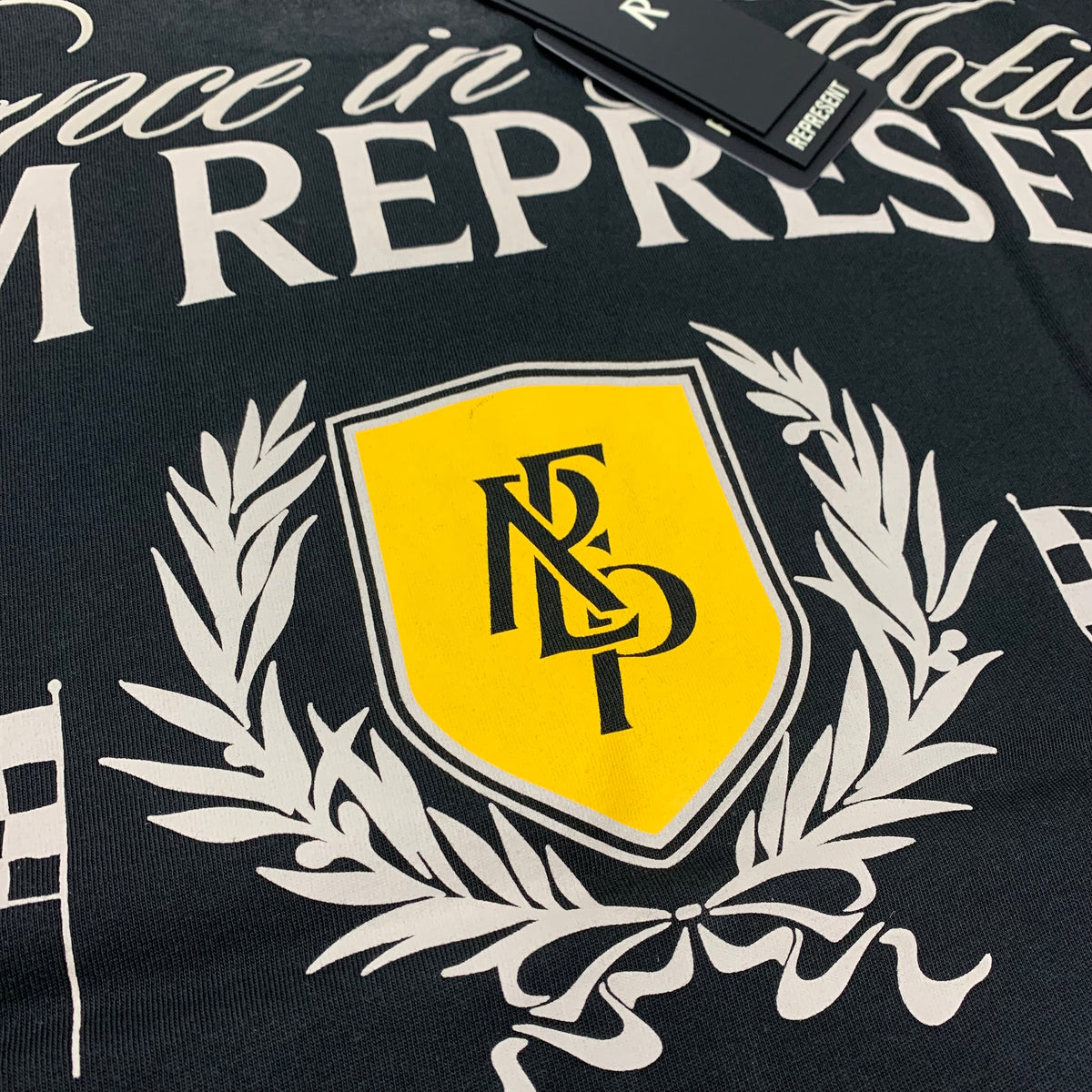 Represent XS Tee Crest Vintage Black T-Shirt