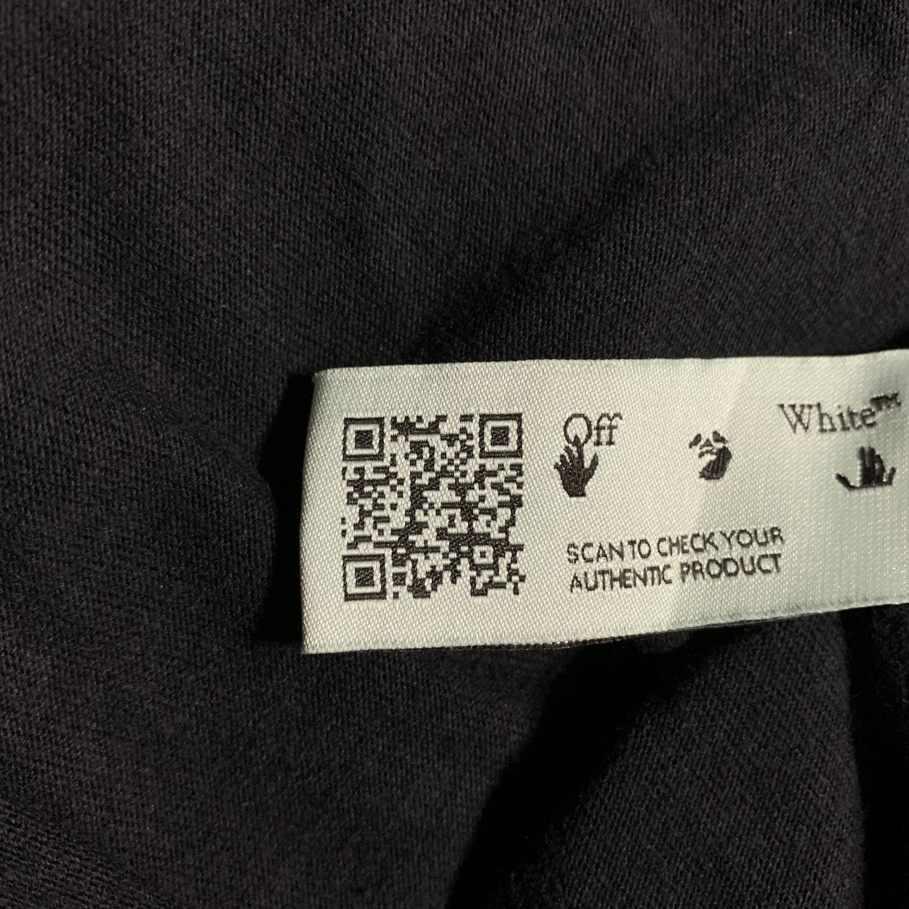 Off White Medium Caravaggio Arrows Black Tee Virgil Abloh