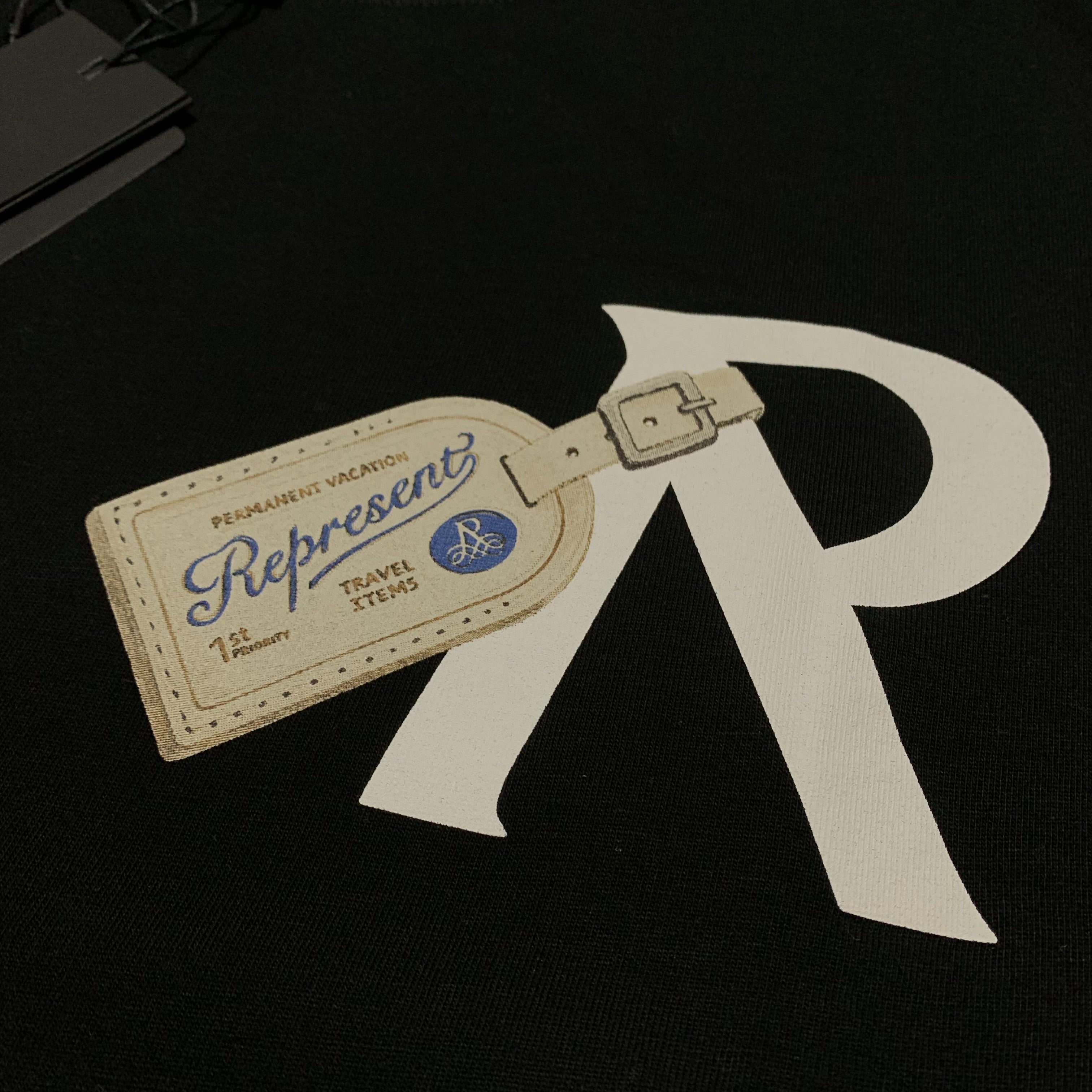 Represent Medium Luggage Tag Jet Black Tee