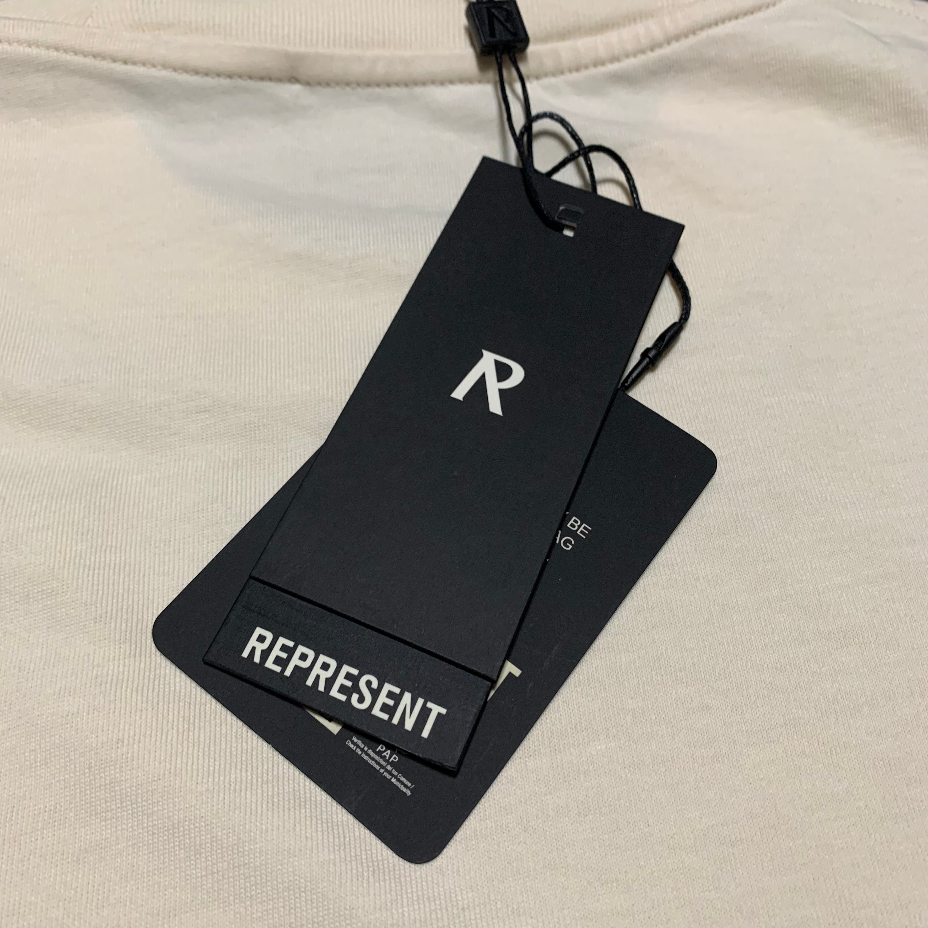 Represent Medium Luggage Tag Antique White Tee