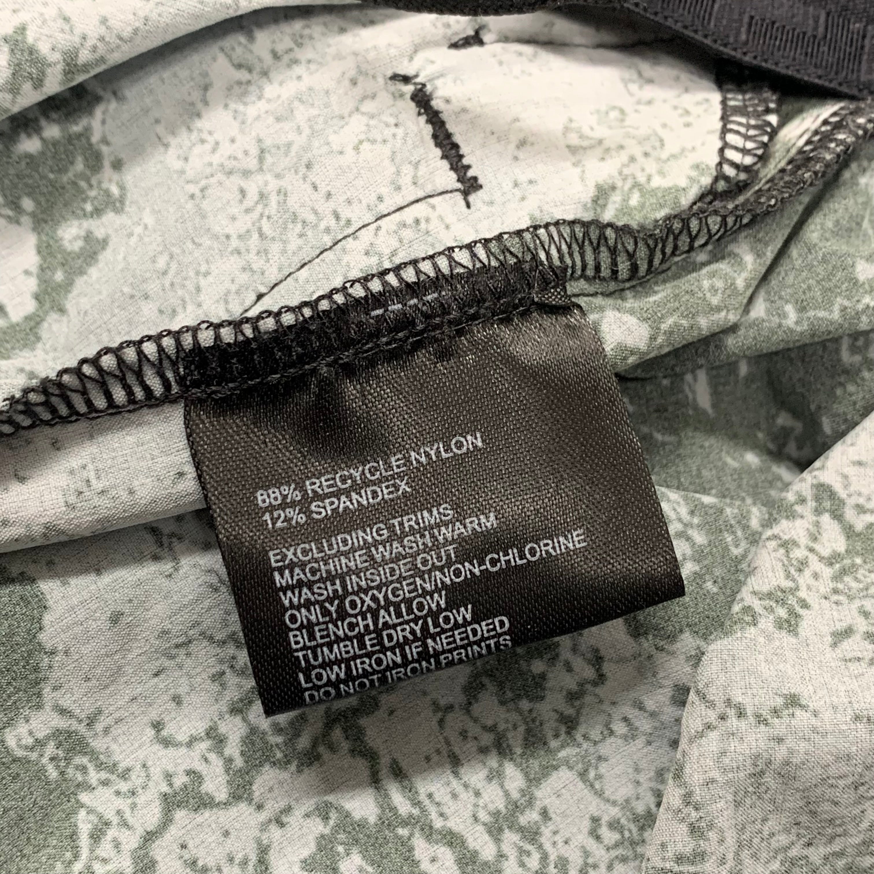 Represent Small Shorts 247 Fused Black Camo Bottoms