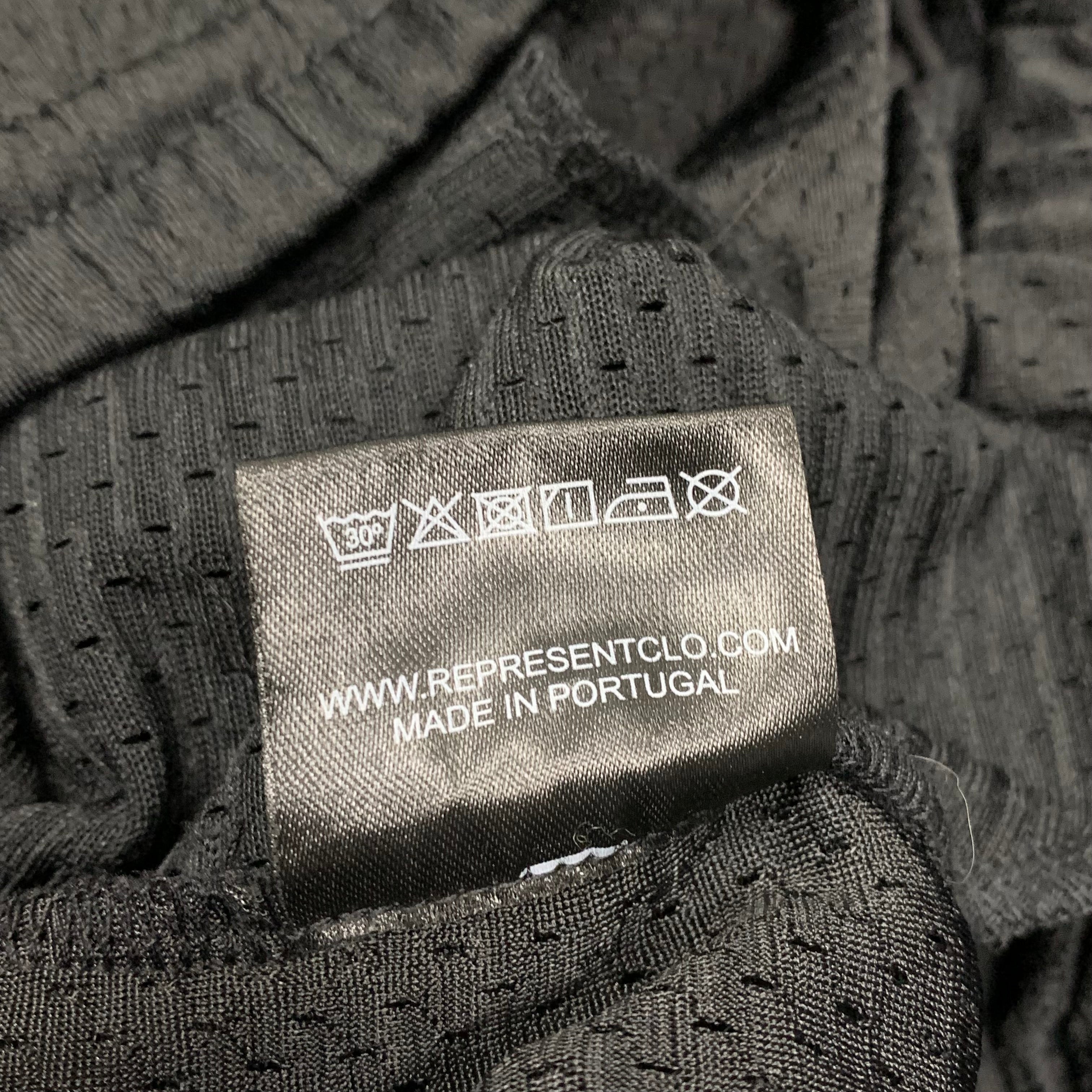 Represent Large Shorts Owners Club Mesh Black Bottoms