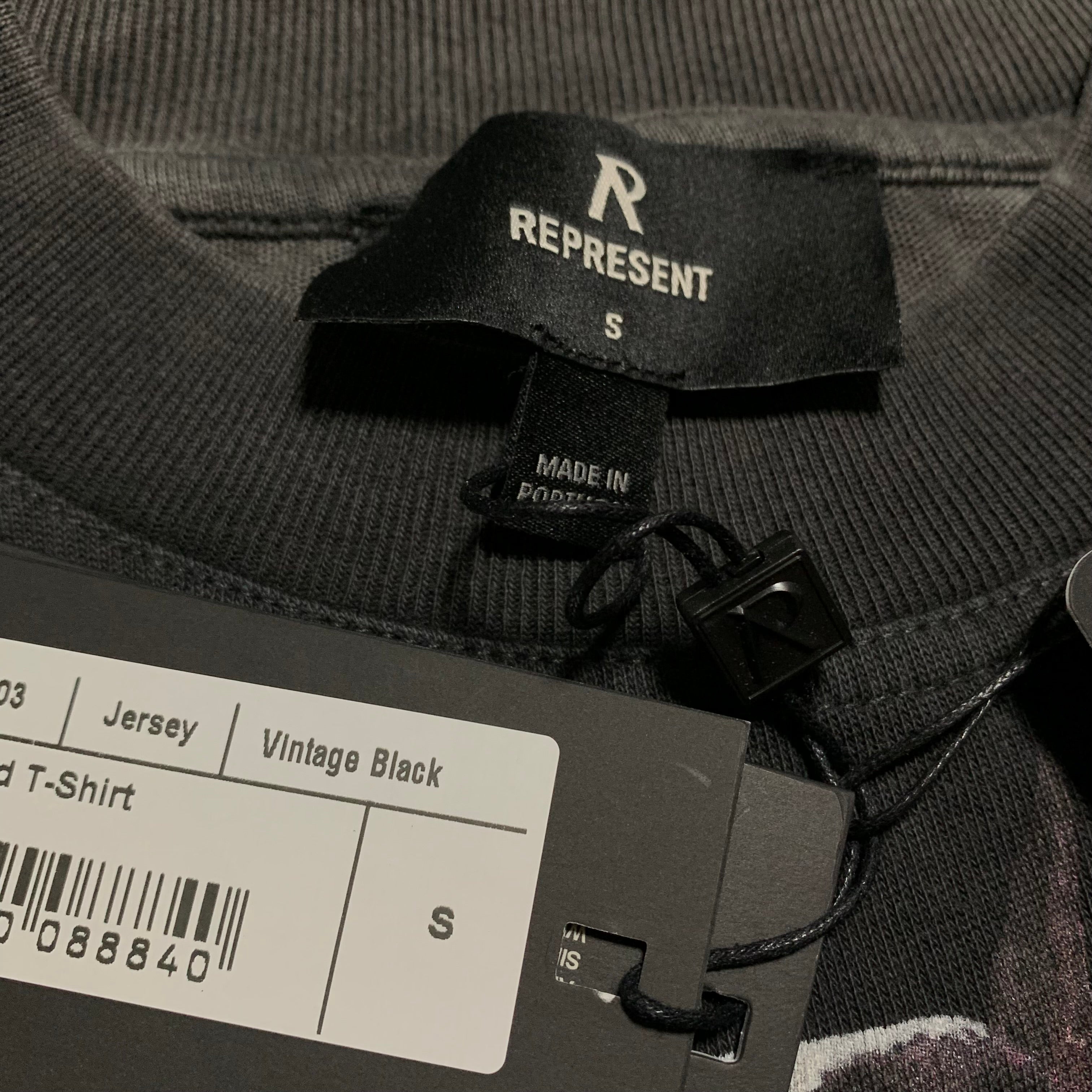 Represent Small Thoroughbred Vintage Black Tee Dog