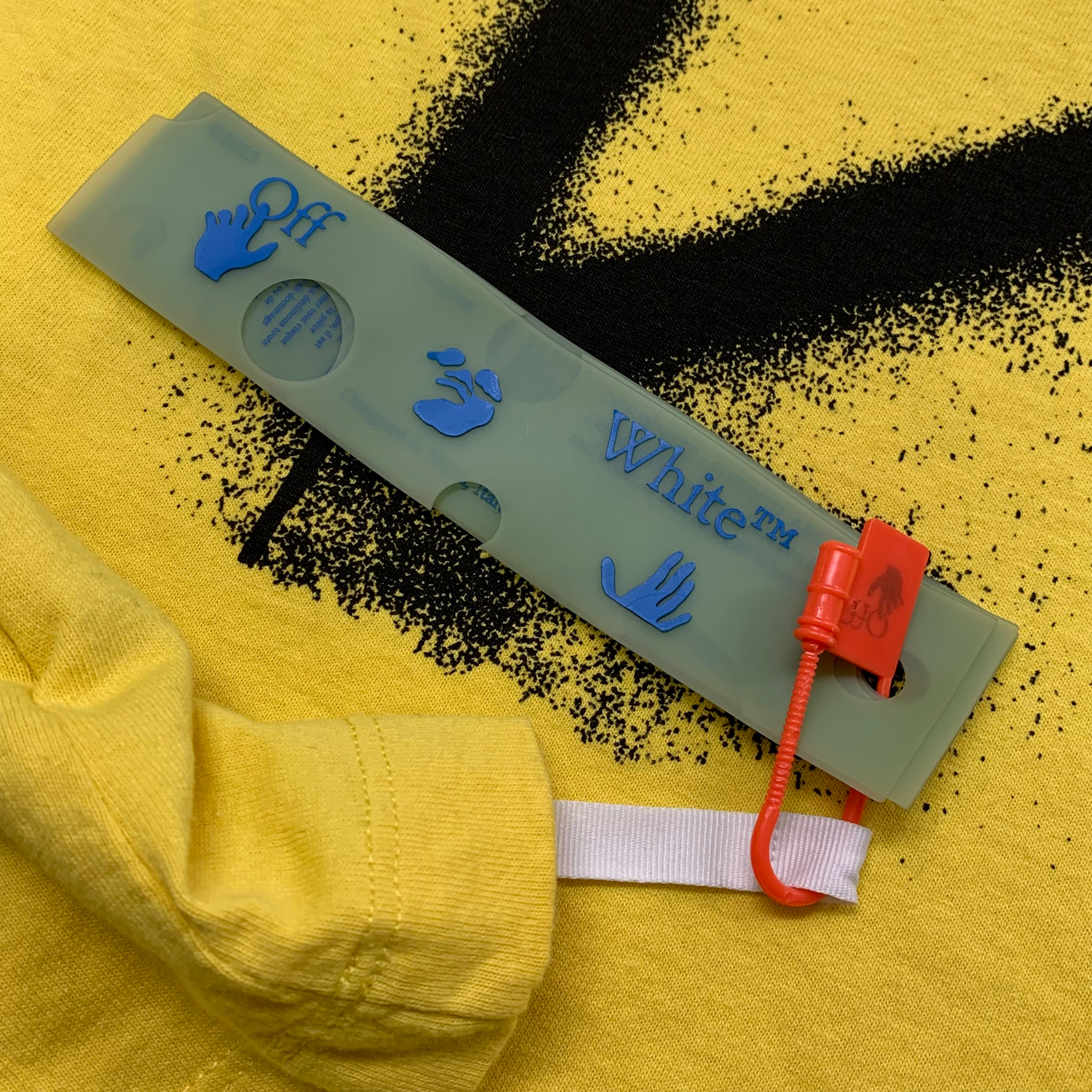 Off White Medium Tee Graffiti Arrows Yellow T-Shirt Virgil Abloh