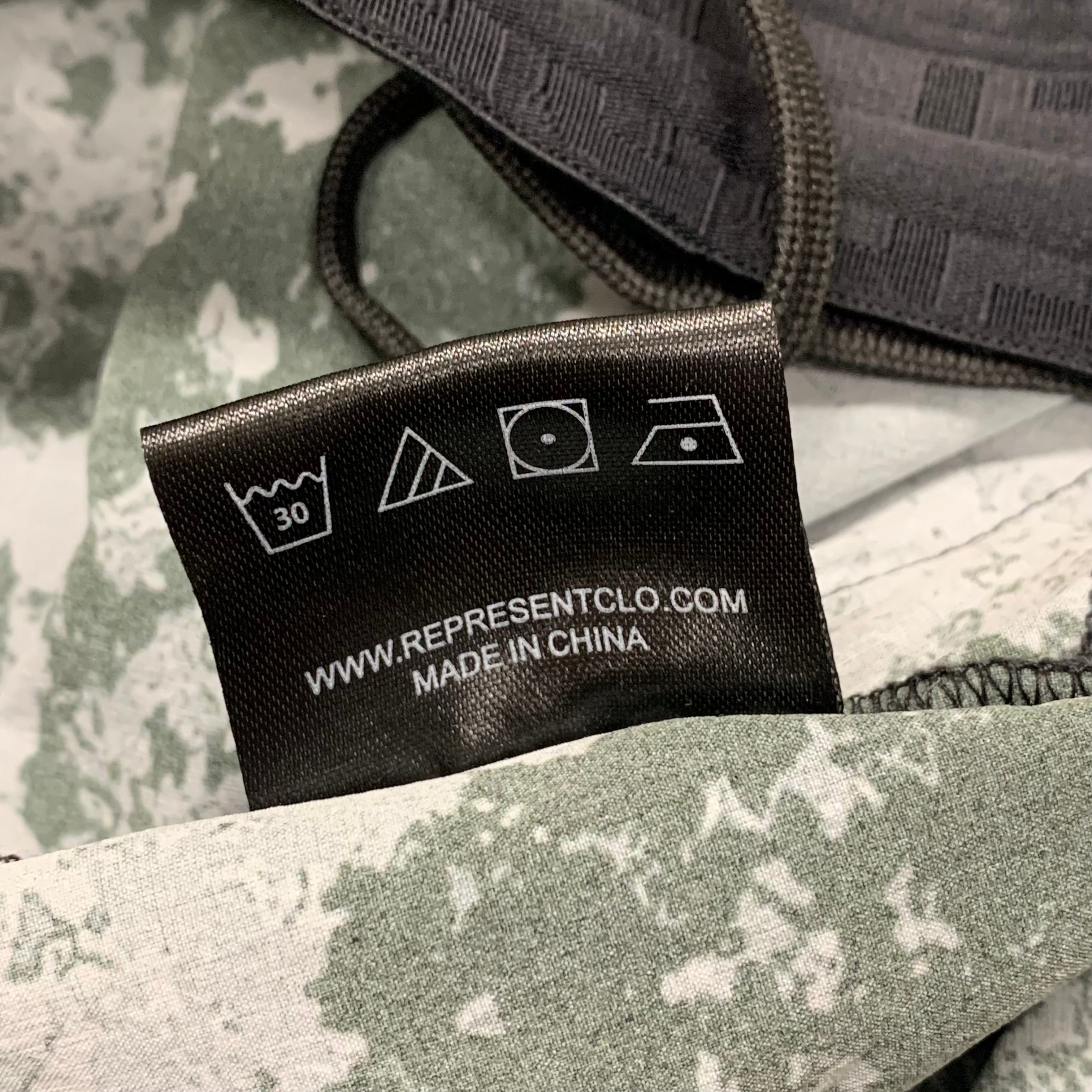 Represent Small Shorts 247 Fused Black Camo Bottoms