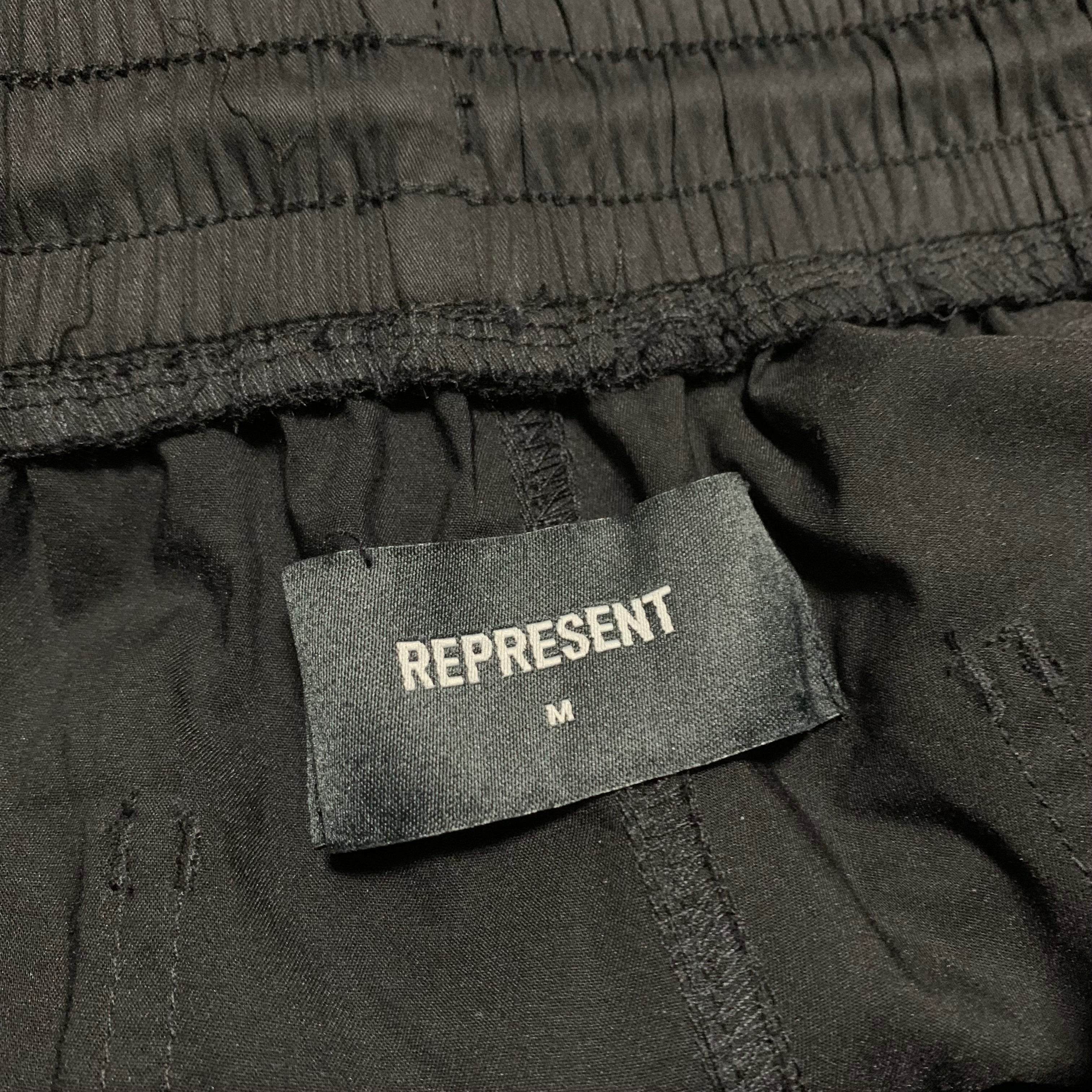 Represent Medium Shorts Black Bottoms Logo