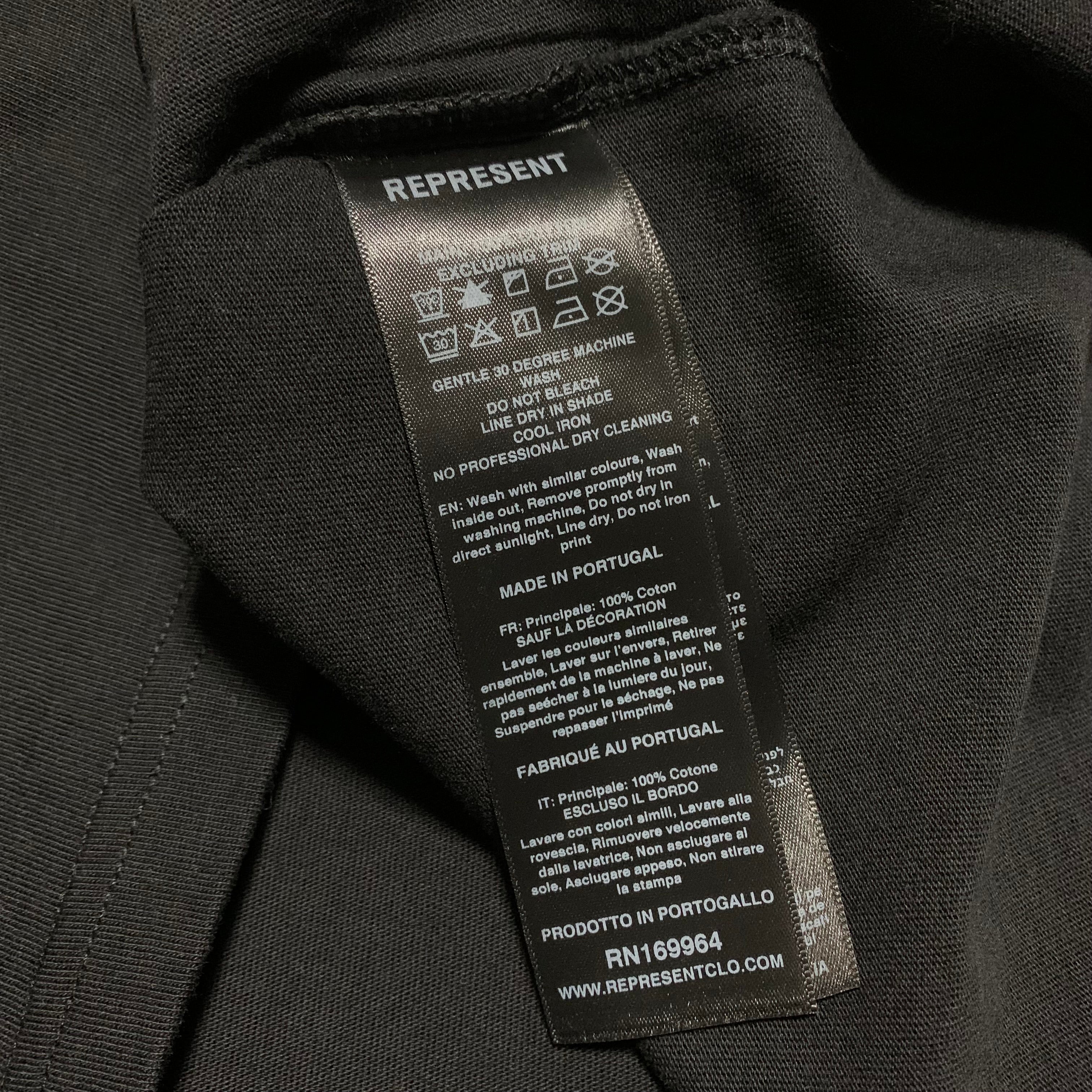 Represent Medium Luggage Tag Jet Black Tee